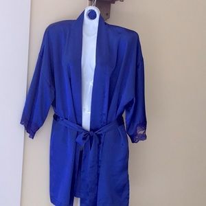 Vintage Victoria’s secret robe. Size large